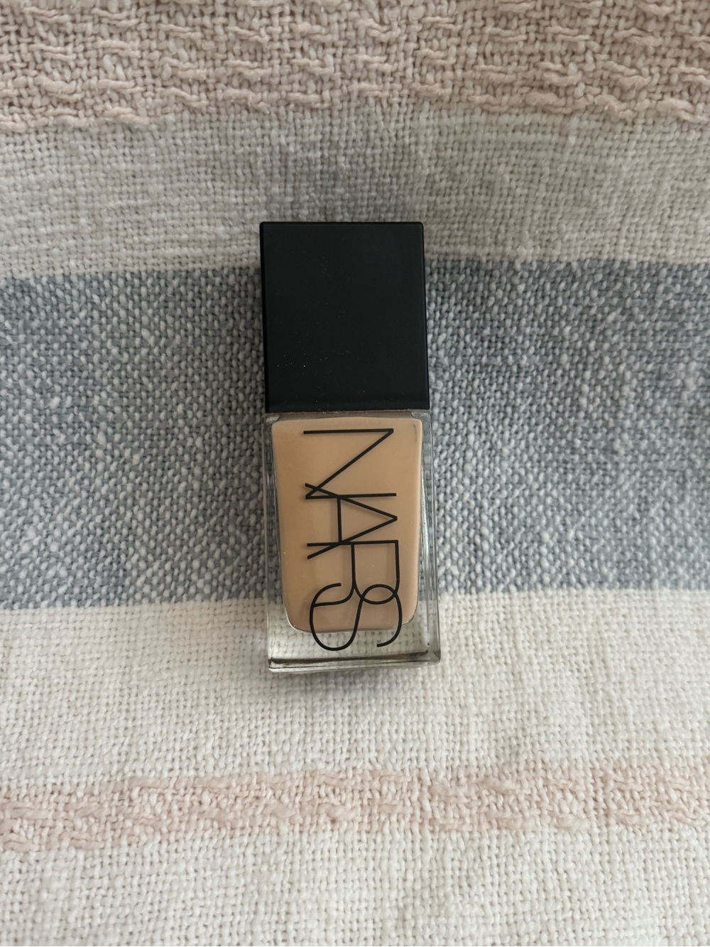 NARS Sheer Glow Foundation - Fiji